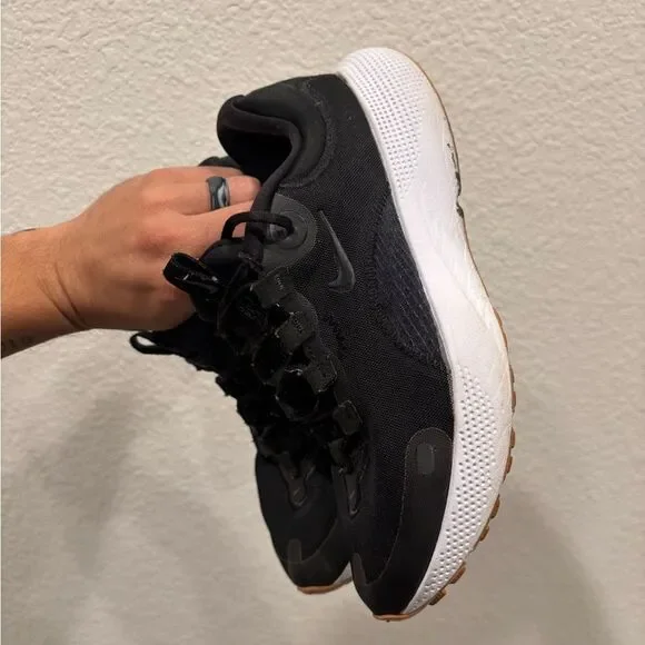 Nike Women's React Escape RN Running Shoes comfort size 8 walking black - Picture 2 of 7